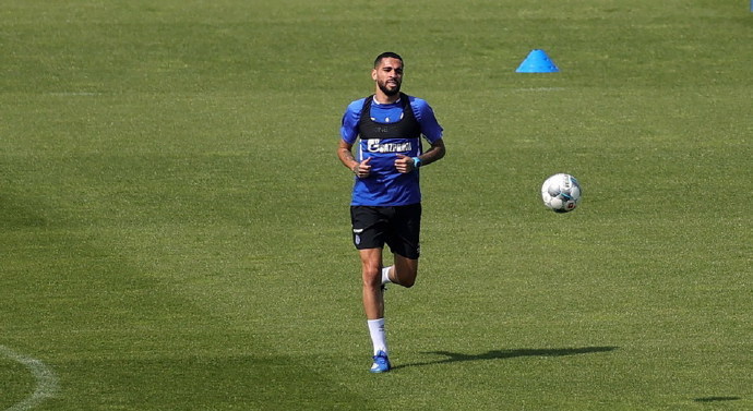  沙尔克04深陷泥潭，鲁尔区德比惨遭血洗  