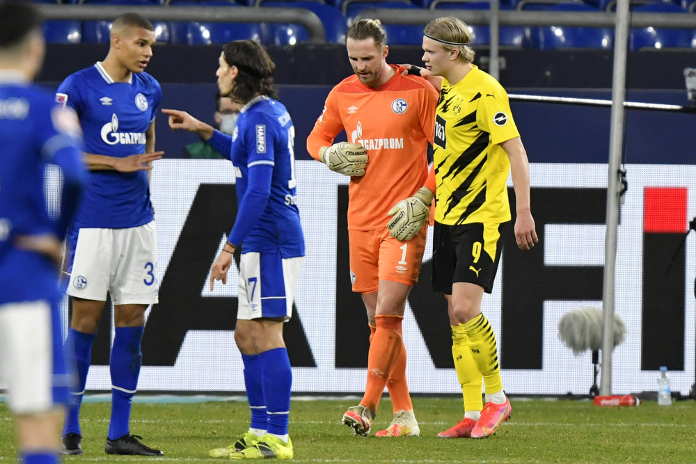  多特蒙德主场灯光秀致敬功勋队长  