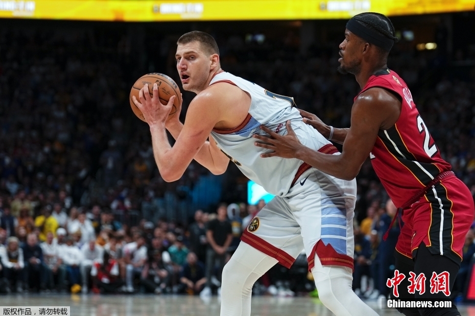  约基奇荣膺常规赛MVP称号  